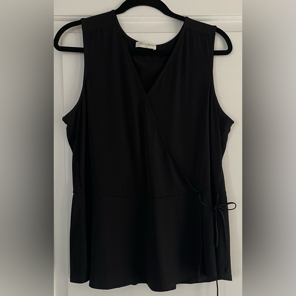 78 & Sunny Black Sleeveless Wrap Like Top